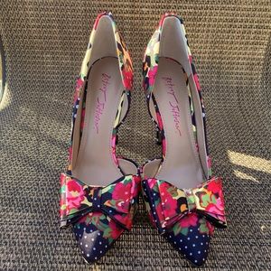Never worn Betsey Johnson Heels